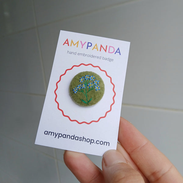 forget-me-not badge - amypanda