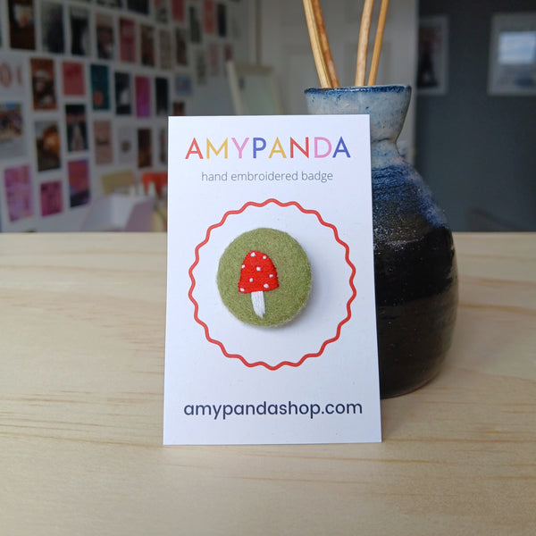 Mushroom badge - amypanda