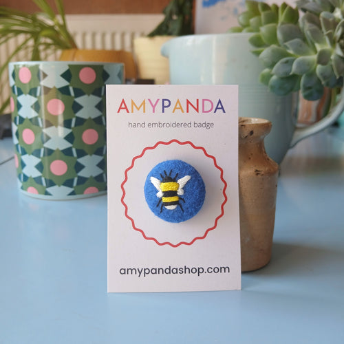 Blue bee badge - amypanda