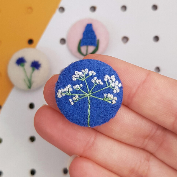 blue flower badge set